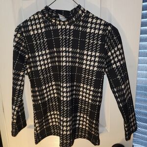 Quarter sleeved business top